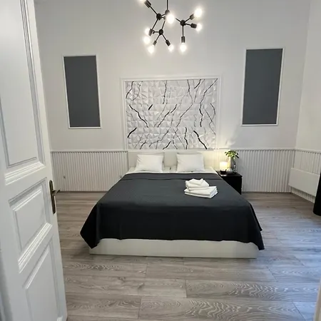 E 37 Downtown Whit Garage Opcional Apartamento Budapeste