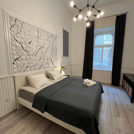 شقة E 37 Downtown Whit Garage Opcional بودابست