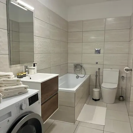 E 37 Downtown Whit Garage Opcional شقة بودابست