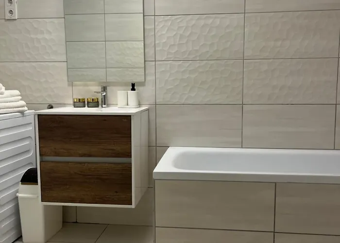 E 37 Downtown Whit Garage Opcional Budapesta