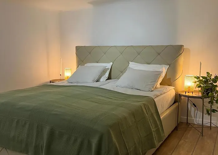 E 37 Downtown Whit Garage Opcional