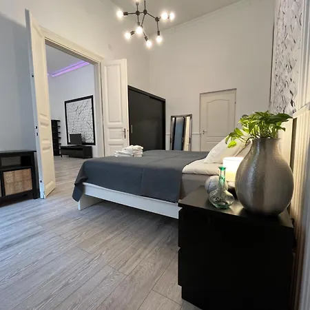E 37 Downtown Whit Garage Opcional Appartement Boedapest