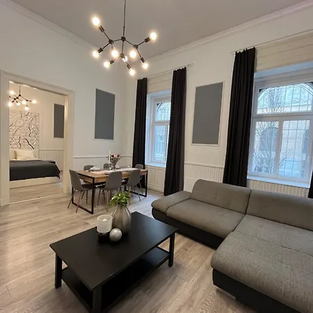 E 37 Downtown Whit Garage Opcional